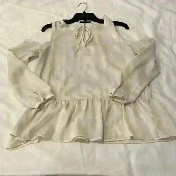 Harlowe and Graham Blouse - Picture 2 of 5